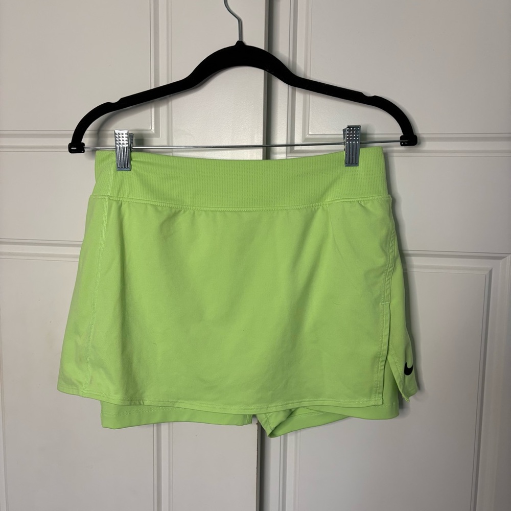 Nike women’s tennis Athletic Skort M